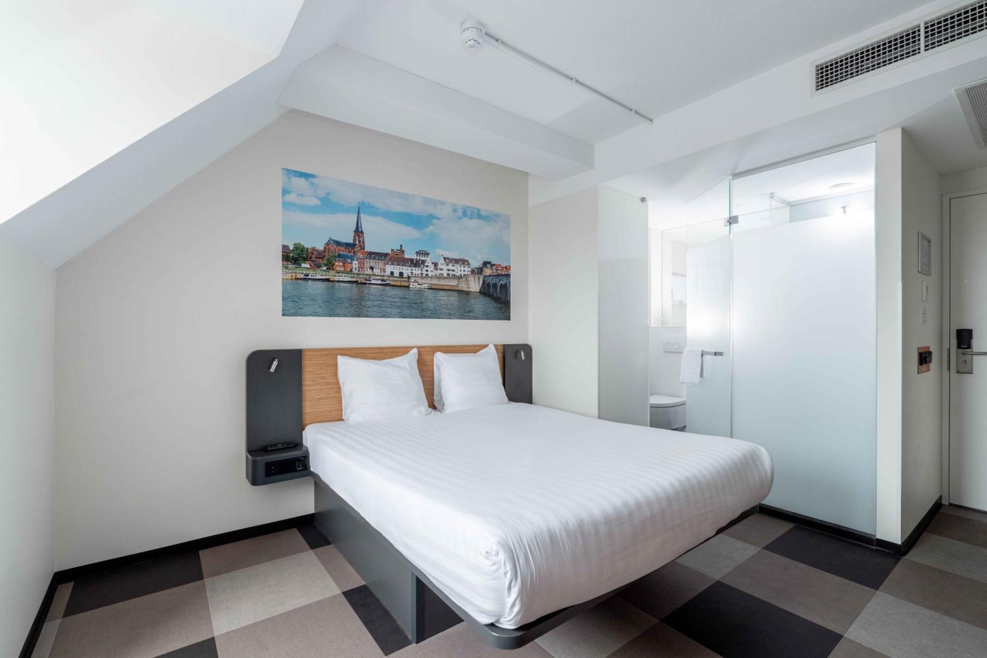 Easyhotel Centre