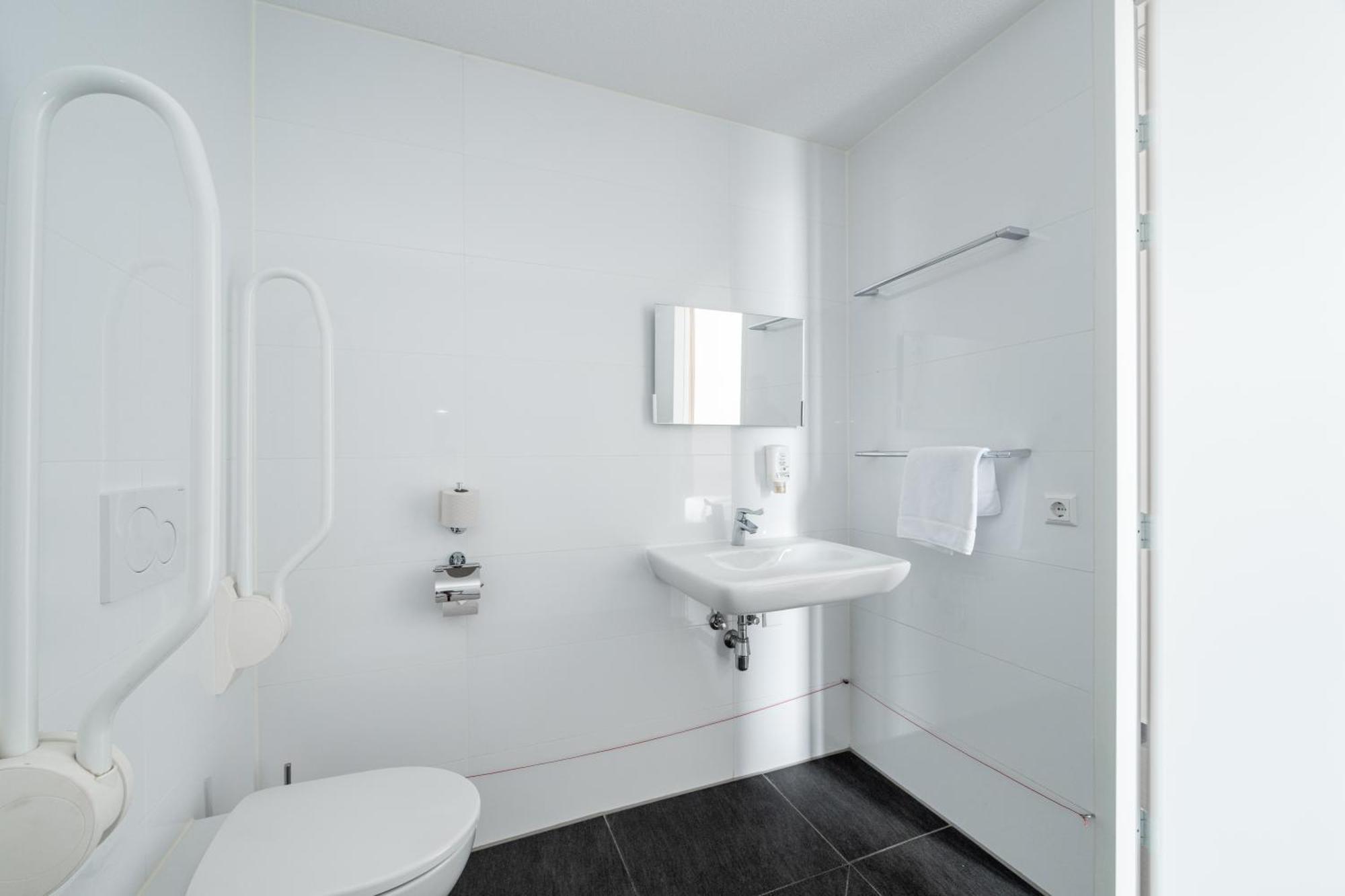 Easyhotel Centre 2*